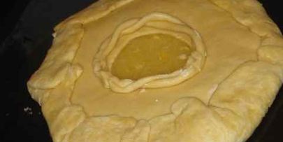 дрожжевой лимонный пирог