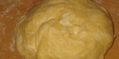 дрожжевой лимонный пирог