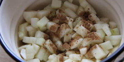 грушевый пирог с миндалем и шоколадом