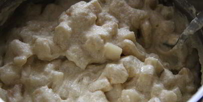 грушевый пирог с миндалем и шоколадом