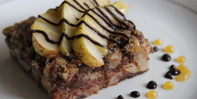 грушевый пирог с миндалем и шоколадом