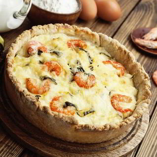 Киш с креветками и помидорами