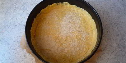 киш с мясом птицы, томатами и кедровыми орешками