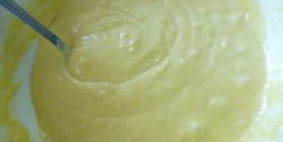 нежный сливовый пирог с кукурузной муки