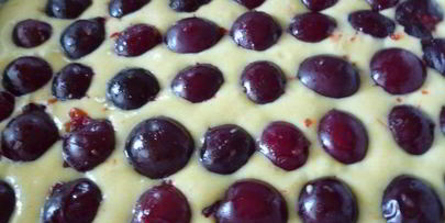 нежный сливовый пирог с кукурузной муки