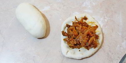 отрывной пирог с тушеной капустой