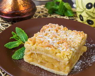 Песочный пирог с айвой