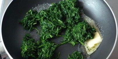 пикантный киш со шпинатом и хрустящей сырной корочкой