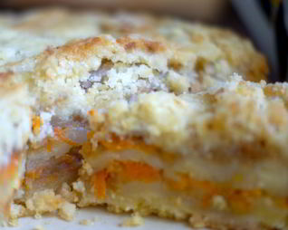 Пирог без добавления яиц с яблоками и морковью