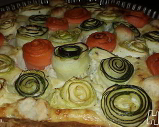 Пирог-букет из цуккини, кабачка и моркови