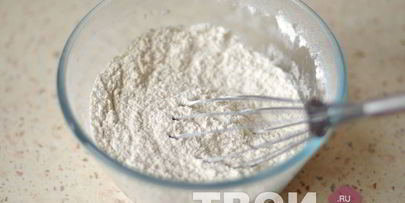 пирог с черной смородиной