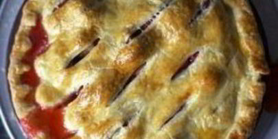 пирог с клубникой и ревенем