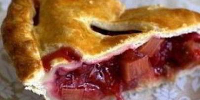 пирог с клубникой и ревенем