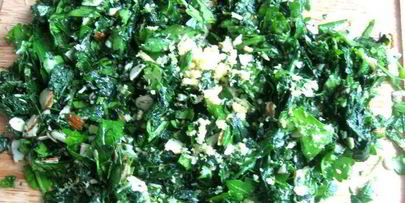 пирог с лососем, рисом и песто