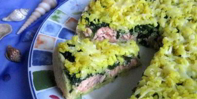 пирог с лососем, рисом и песто