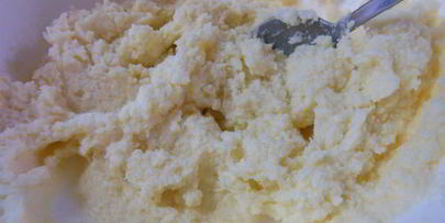 пирог с вишней и орехами забава