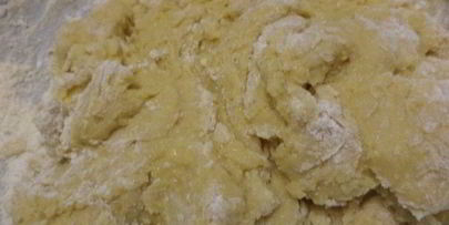 пирог с заварным кремом и орехово-медовой прослойкой