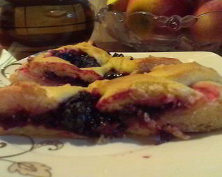 Пирог со свеклой и клюквой