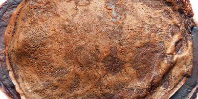 шоколадный блинный пирог с инжиром и двумя видами крема