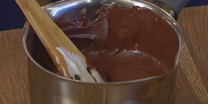 шоколадный пирог с миндальными хлопьями