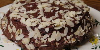 шоколадный пирог с миндальными хлопьями