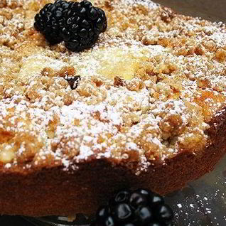 Сладкий пирог с вареньем