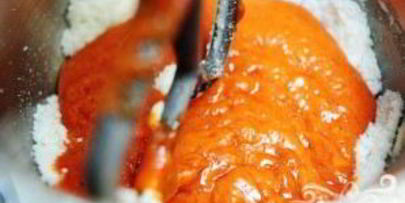 томатный пирог со сливочной глазурью