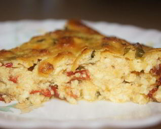 Творожный пирог с базиликом, сушеными перцами и томатами