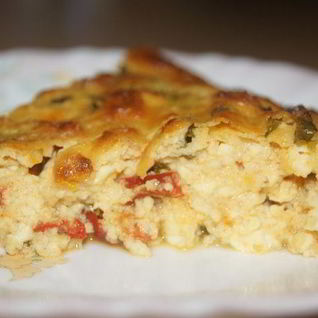 Творожный пирог с базиликом, сушеными перцами и томатами