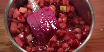 яблочный пирог с брусникой