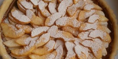 яблочный пирог с вареным сгущенным молоком