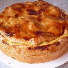 Рецепт Закрытый пирог из слоеного теста с картофелем, перцем и копченым окороком