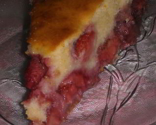 Заливной клубничный пирог