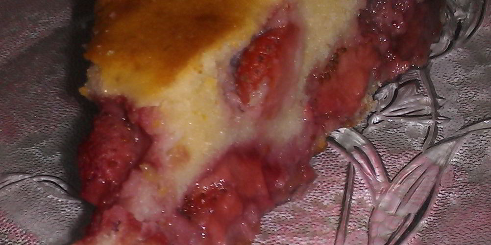 Рецепт заливной клубничный пирог