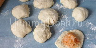 дрожжевые пирожки с капустой