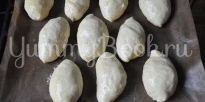 дрожжевые пирожки с капустой