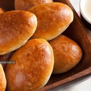 Дрожжевые пирожки с мясом