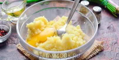 картофельные пирожки с фаршем