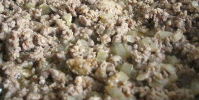 картофельные пирожки с грибным соусом