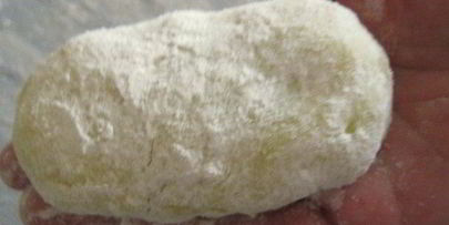 картофельные пирожки с грибным соусом