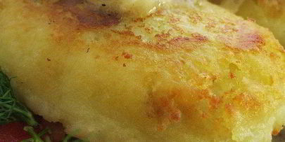 картофельные пирожки с грибным соусом