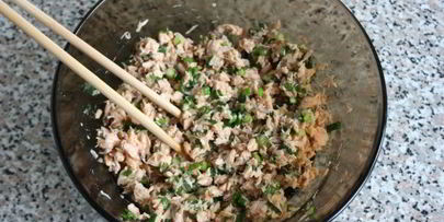 китайские пирожки с лососем