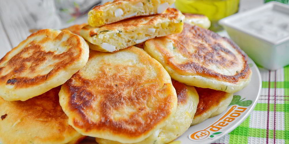 Рецепт ленивых пирожков с зеленыма лукома и яйцома