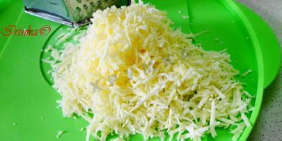 оладушки-пирожки с зеленью и яйцом