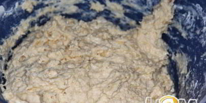 печеные пирожки с жареной капустой и яйцом