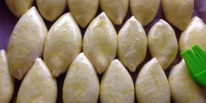 пирожки из дрожжевого теста на сыворотке