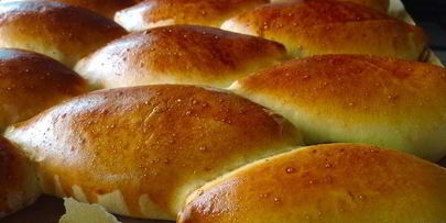 пирожки из дрожжевого теста на сыворотке