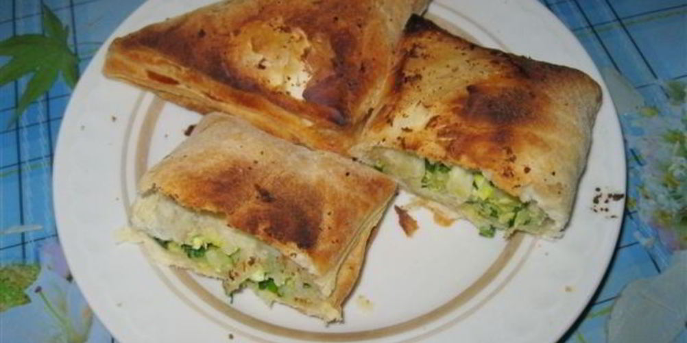 Рецепт пирожки из слоеного теста без дрожжей