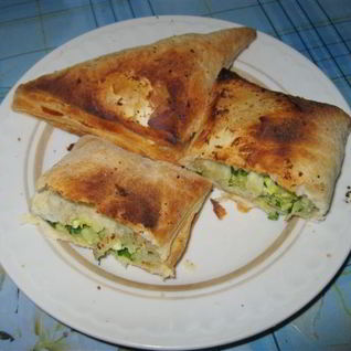 Пирожки из слоеного теста без дрожжей