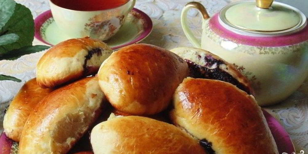 Рецепт пирожки с черникой из дрожжевого теста